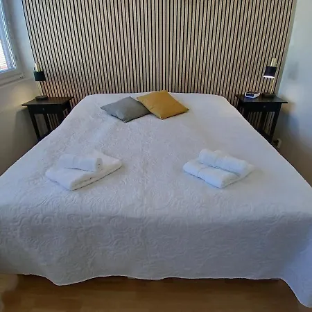 Center - Floor - Free Parking - Balcony