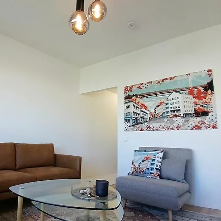 Center - Floor - Free Parking - Balcony Huoneisto